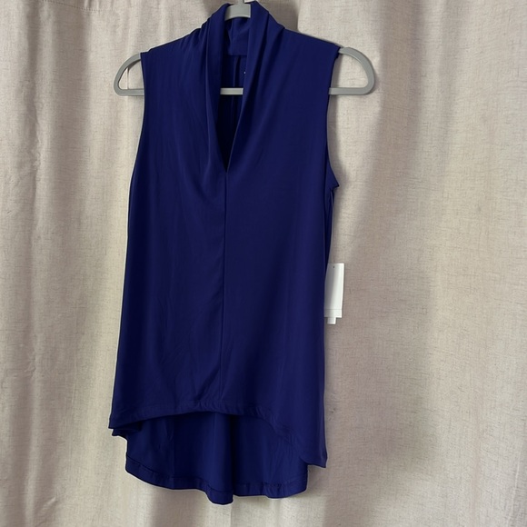 Sleeveless Navy Top - Picture 2 of 7